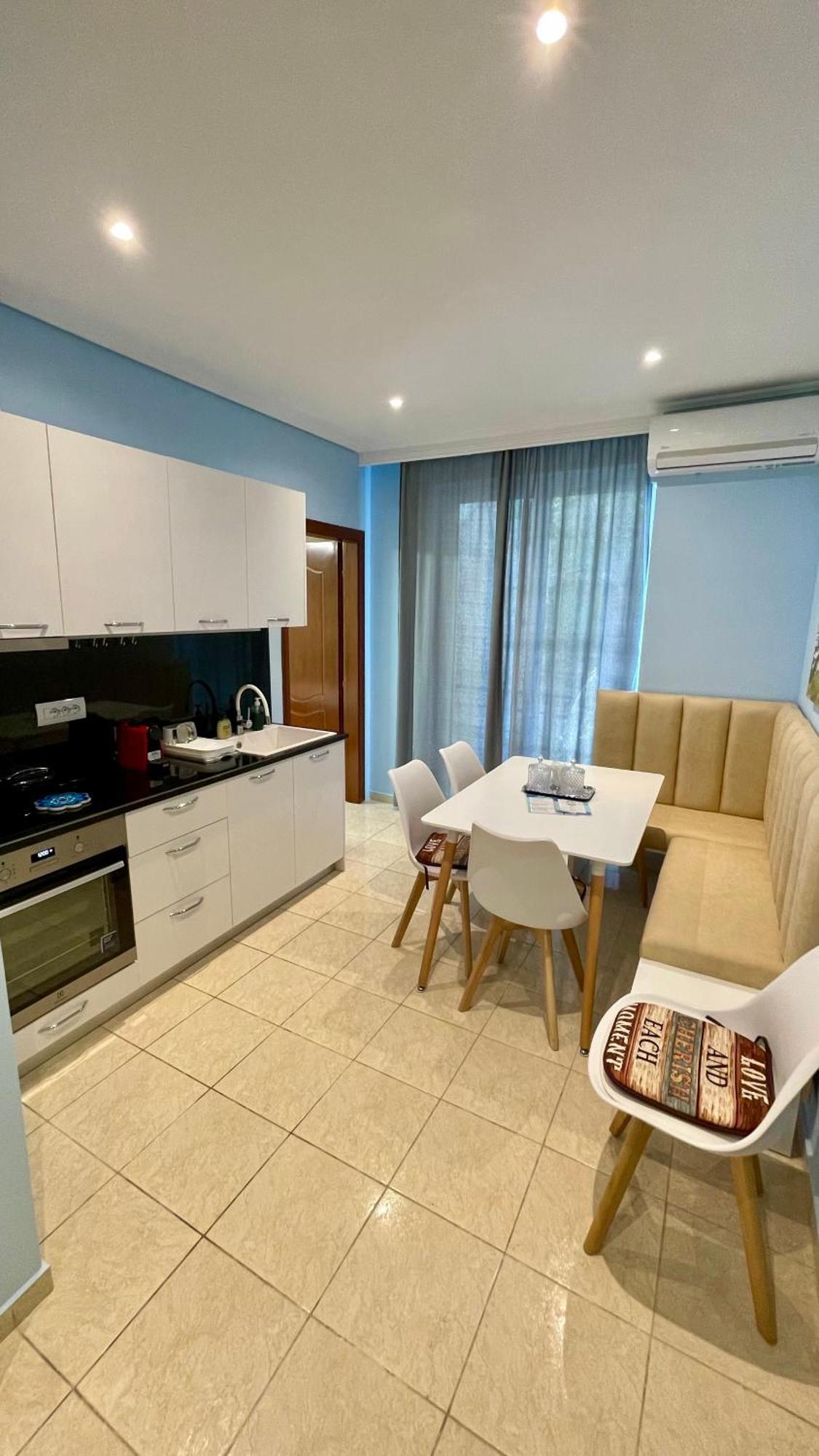 Sea Breeze Apartment Sarandë Buitenkant foto